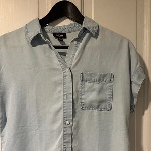 a.n.a Light Blue Chambray Cropped Button Down